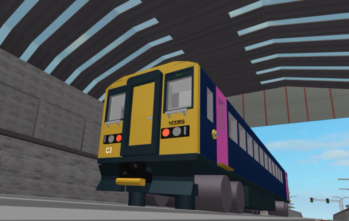 TortieRBLX's tweet photo. Lovely mini shift at @FirstGW_RBLX #TONIGHT and a lovely visiting 170 welcomes by the class 153s in the platform @1r1shOperator https://t.co/rcfkiDO4IC