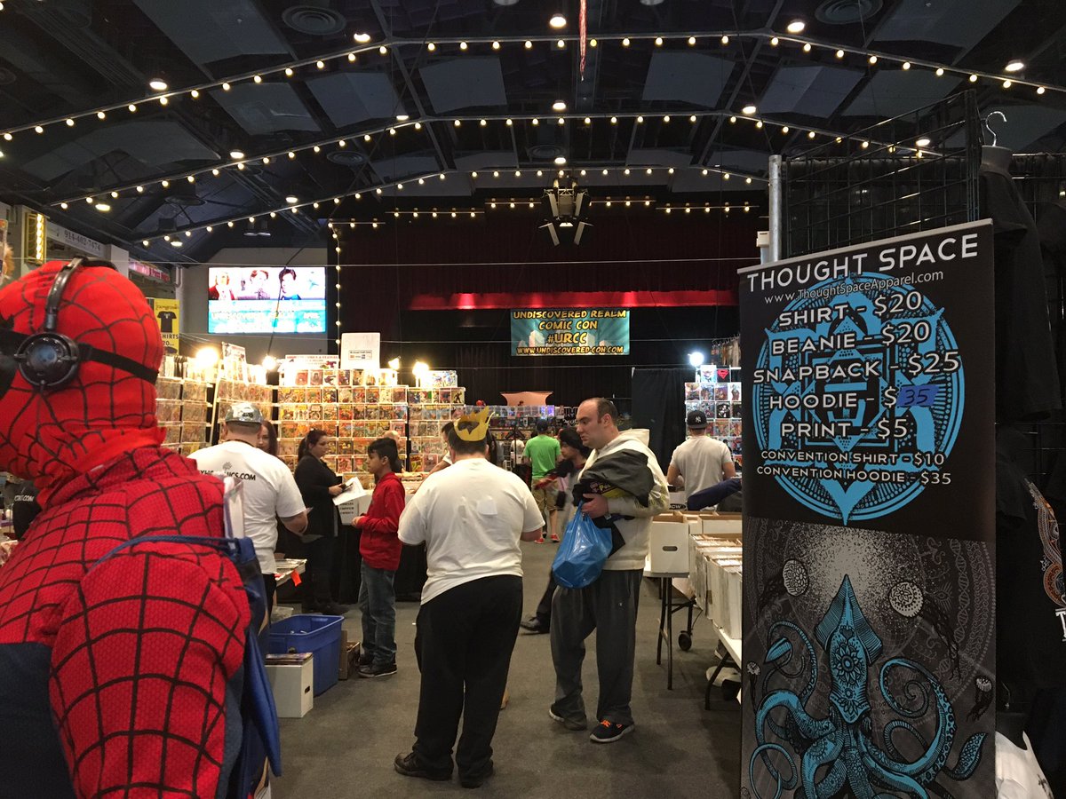 MufsinM's tweet photo. Spending my Sunday here at @UndiscoveredCon. Can't wait to see @David_Yost and @shannonpurser! #udcc #comiccon https://t.co/ebJWgA6UKH