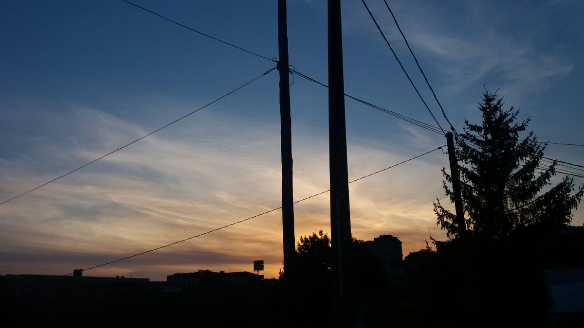 LolyBracero's tweet photo. #ComparteTuAtardecer
#DesdeVigo https://t.co/EexhFJy4H8