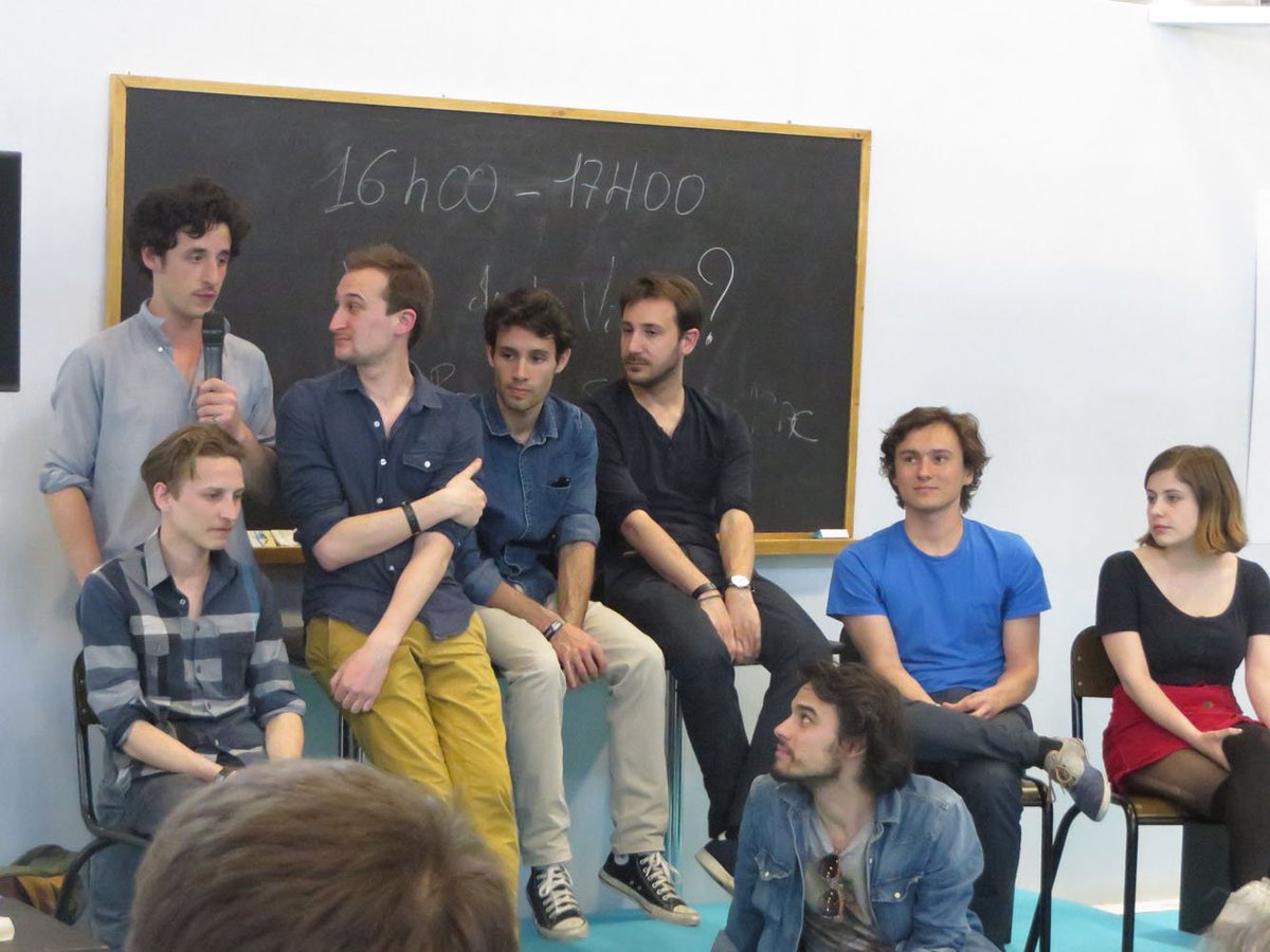 Conférence cool avec <a href="/Les_Parasites/">Les Parasites / lesparasites.bsky.social</a> &amp; la moitié de <a href="/StudioVrac/">StudioVrac</a> à la <a href="/VideoCityParis/">#VCP2017</a> :) cc <a href="/ClicClacCo/">Clic Clac</a>