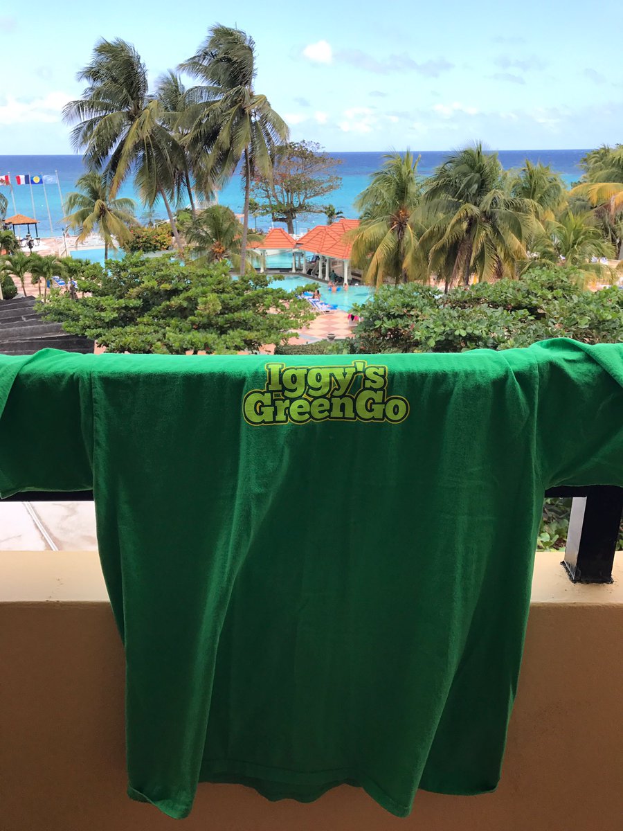 IggysGreenGo's tweet photo. Awesome customers Chris &amp; Mary W. represent #KC businesses even on vacation! We're back from vacation too, for Opening Day at #TheK! https://t.co/oLQirLz9lg