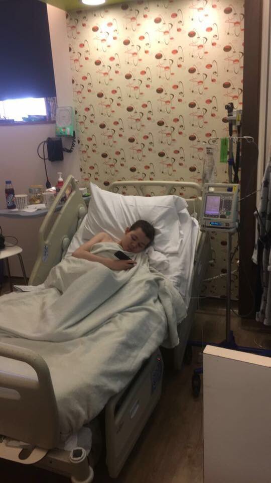 Alfiethechamps's tweet photo. BOOM! #THUNDERCLAPFORALFIE #alfiethechamp #neuroblastoma #hero #fighter SHARE SHARE SHARE PLS RT https://t.co/f6pyVkskLW https://t.co/EBo0jkSkf8