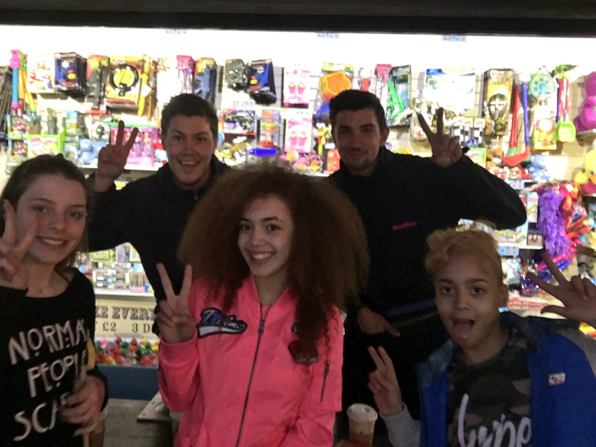 Who won at #hookaduck <a href="/butlins/">Butlin's</a> not @Arabelladaho but me all the goodies! Lewis and Kyle are the dudes! Good looking out guys! #jaadinthekid