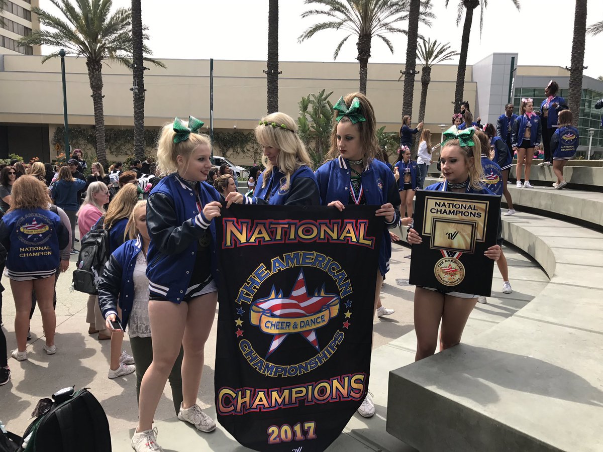 CheerForceSimi's tweet photo. Congratulations @LadyInspire17! You are National Champions! #acanaheim 💚🏆🥇 https://t.co/49vEt58O3A