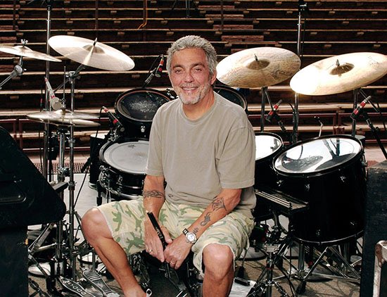 Happy birthday to one of the greatest drummer, Steve Gadd! 