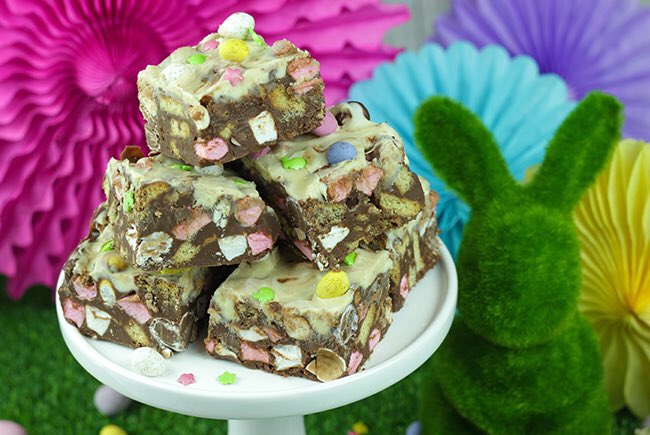 ThirzahSlater's tweet image. @BakeBehaviour the first of my recent creations; delicious Easter rocky road #goldenmixerbadge