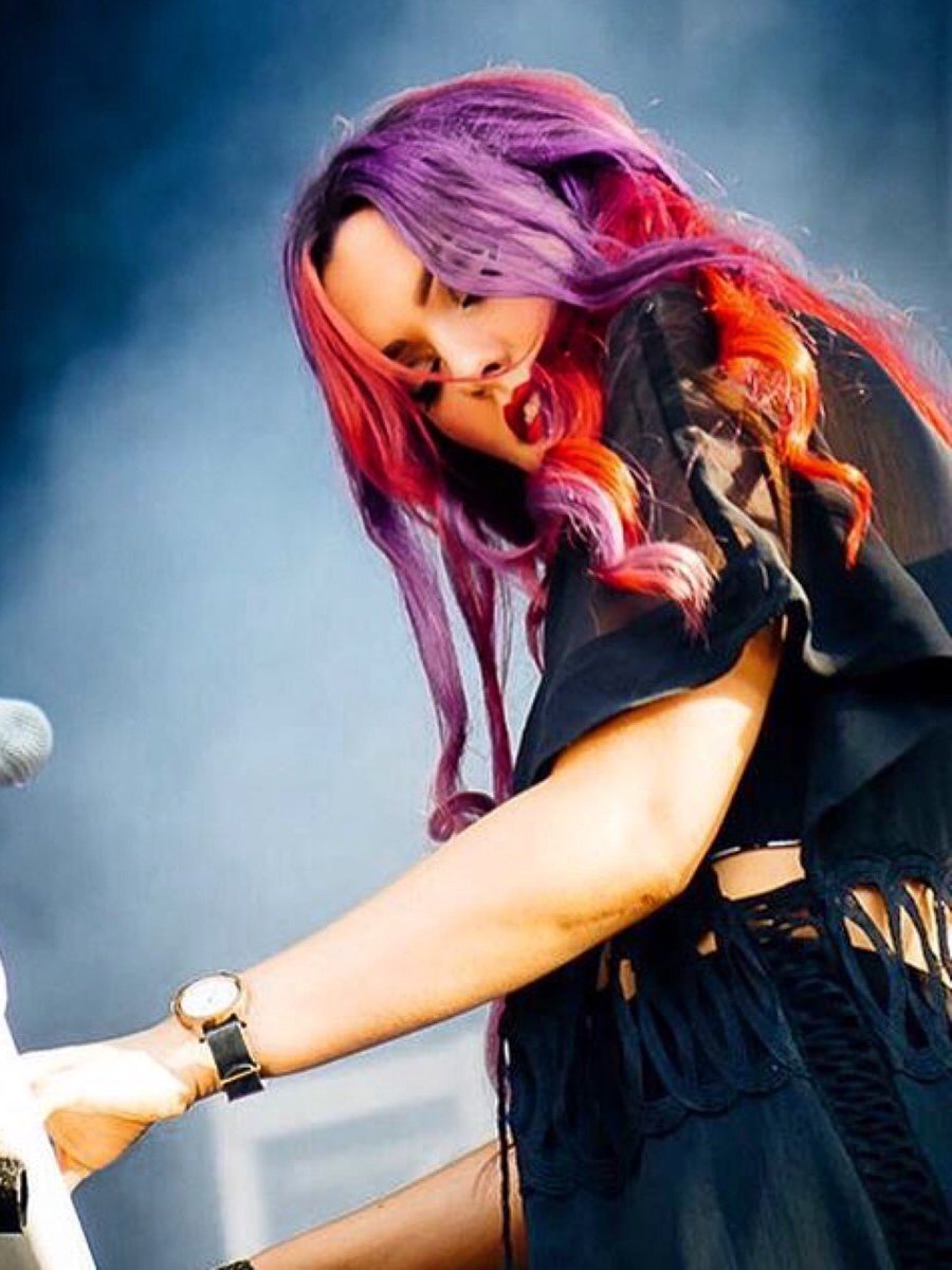 SuperSpidey666's tweet photo. @kaelasinclair Best hair ever❤️💜#kaelasinclair https://t.co/dn1izKi559