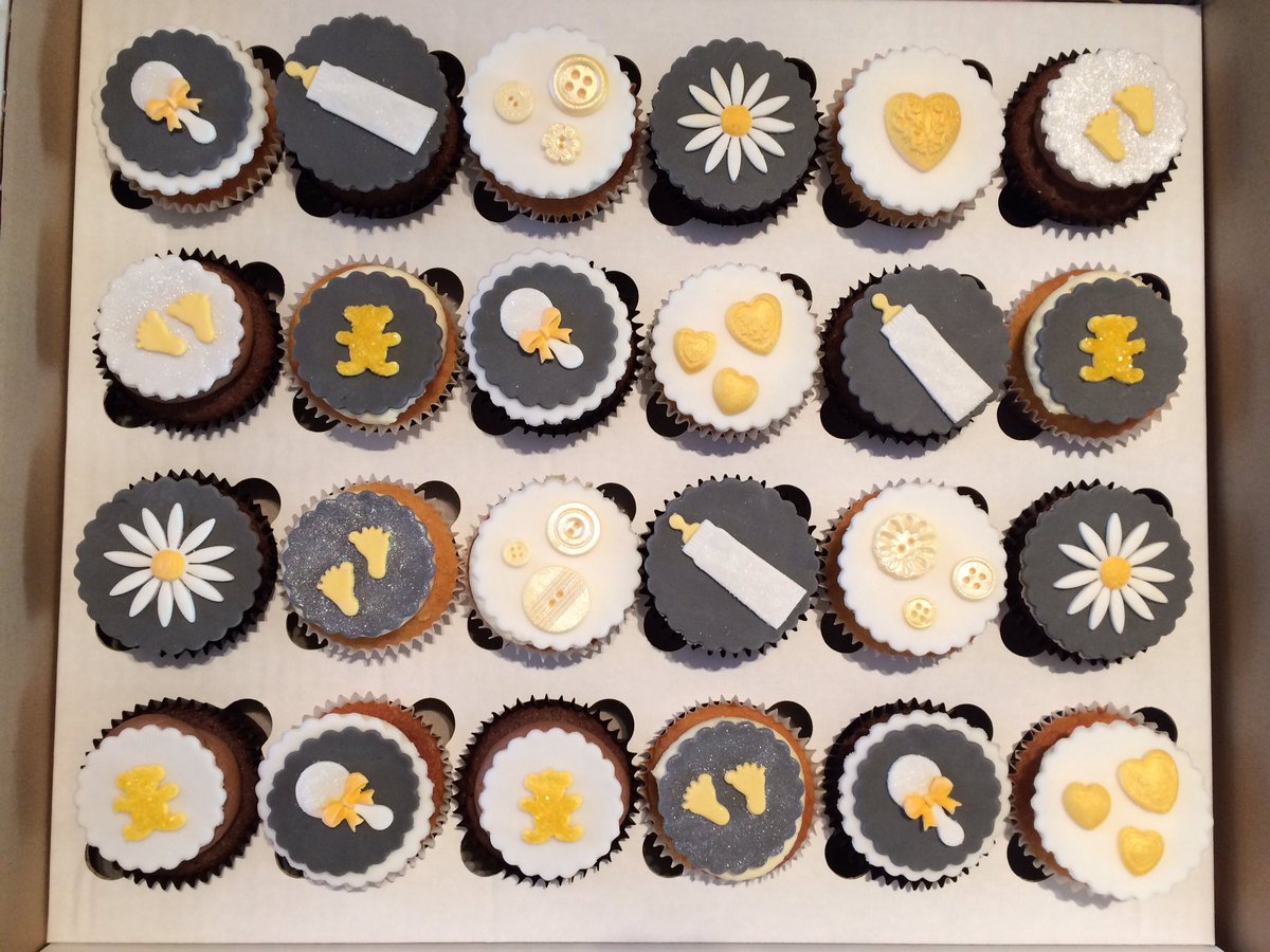 zoetcm's tweet image. @BakeBehaviour #goldenmixerbadge I made baby shower cupcakes for a friend yesterday 🍼👶🏼🎂