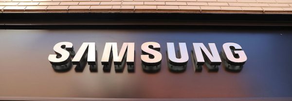 ActuForGeek's tweet photo. Une première image du Galaxy Note 8, accompagné de son stylet S Pen ? - https://t.co/puXb6wxFHX https://t.co/0hhbbZEb6k