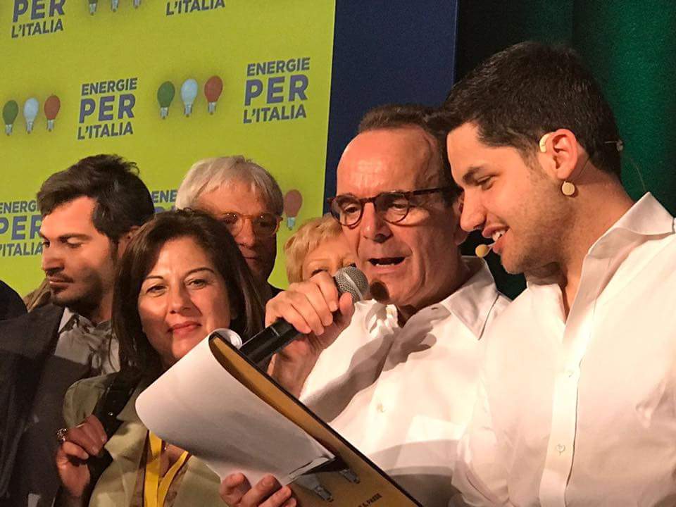 Pefano_Starisi's tweet photo. Giornata meravigliosa ieri a Roma !! Qui stavo inaugurando il karaoke con con 'Gianna Gianna Gianna' #dicePefano #energieperlitalia https://t.co/C8UxWHS1f5