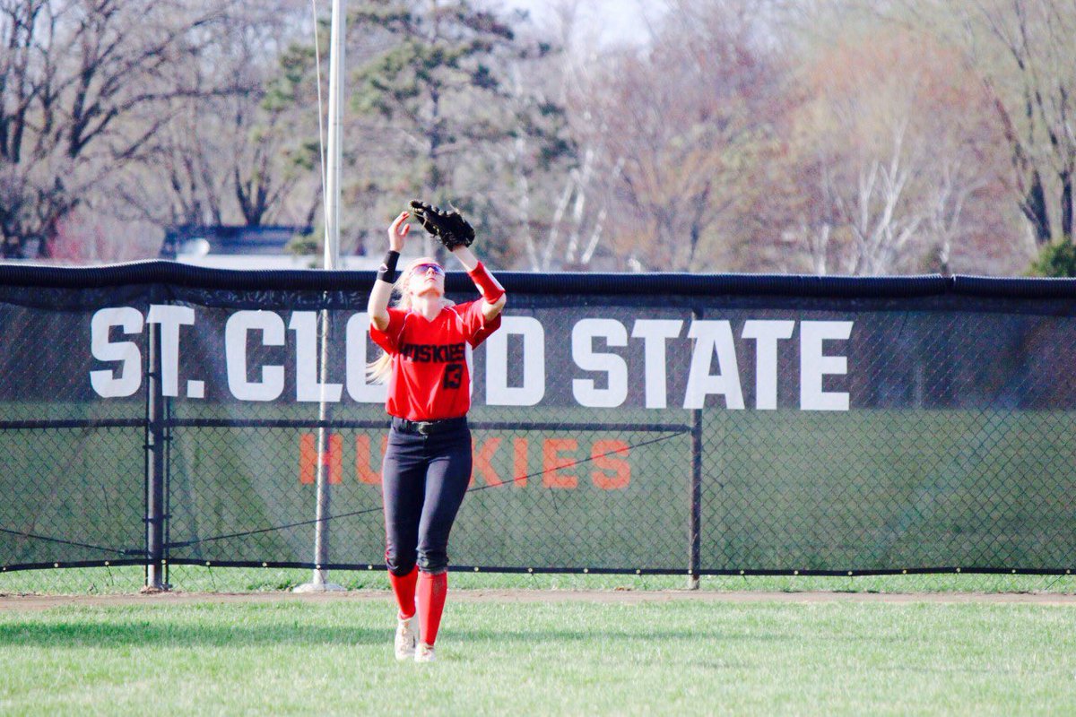SCSUHUSKIES_SB's tweet photo. It's senior day for our centerfielder, Abby Bunnell! 💯🐾
Game times: 2:30/4:30
Location: Husky dome https://t.co/MAknTWtOnM