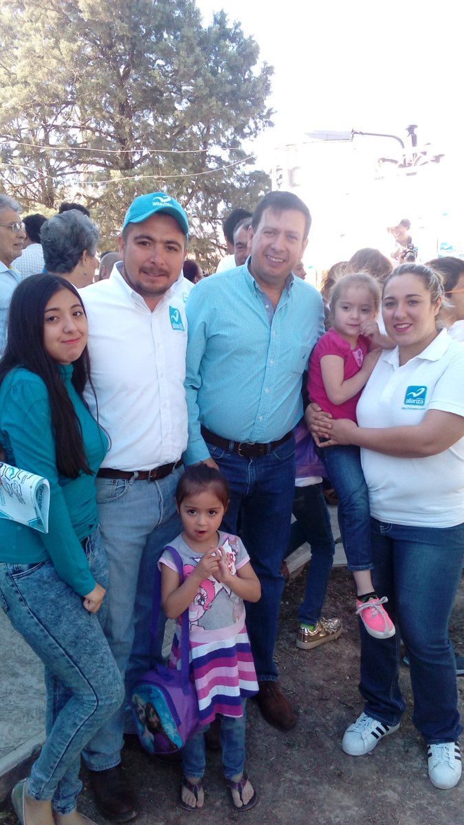 chuy_flavio's tweet photo. Arrancamos con éxito!!
#maseducacion 
#masseguridad @NuevalianzaCoah 
@JLRiveraRosas38 @cmoreira38_5 @xicotencatl38 https://t.co/M1dDqaj9uV