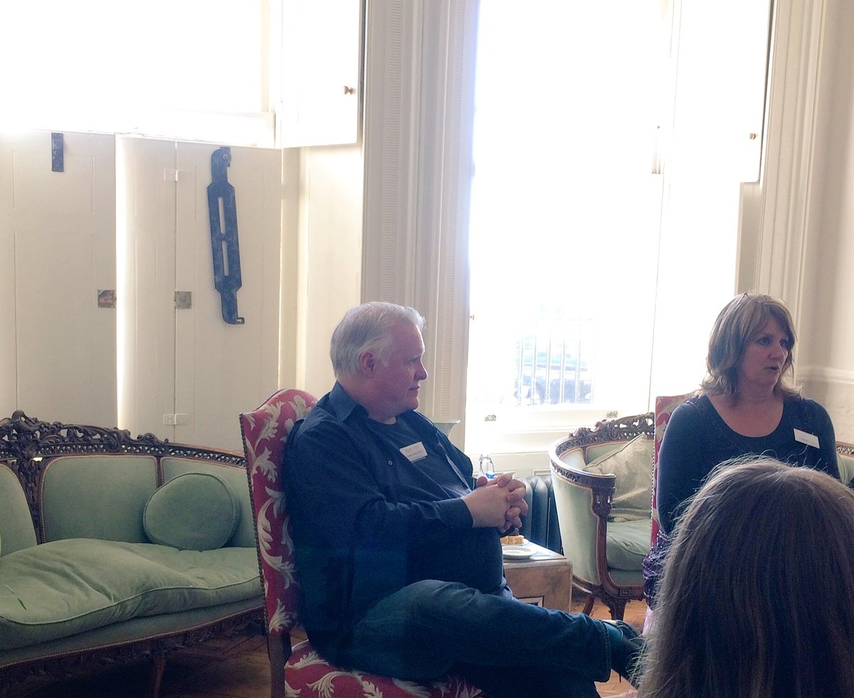 agoodconfession's tweet photo. Self-publishing is a right for you? The final session of Write by the Beach with Sarah Rayner and Harry Hyde #Brighton #beachwrite https://t.co/gHZt0egBwf