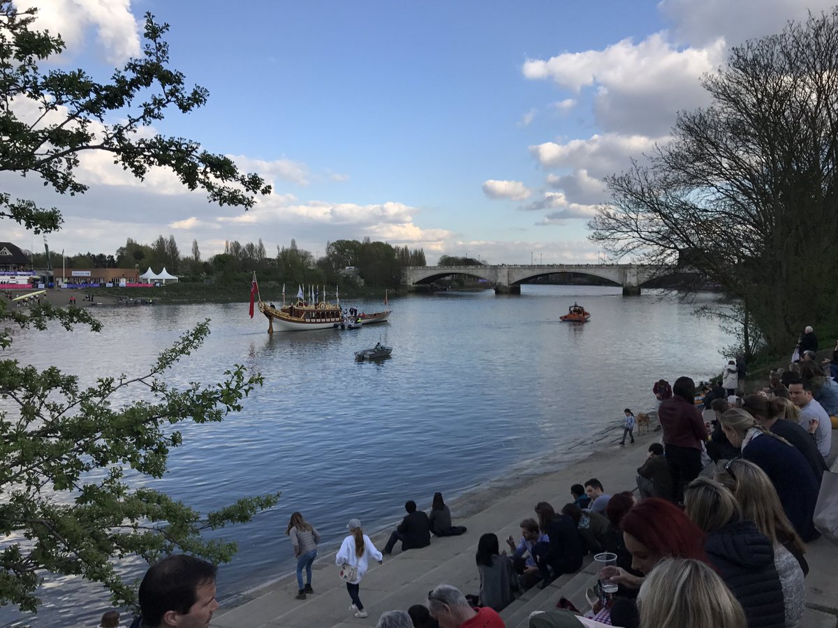 Waiting for the boat race! #OxfordVsCambridge