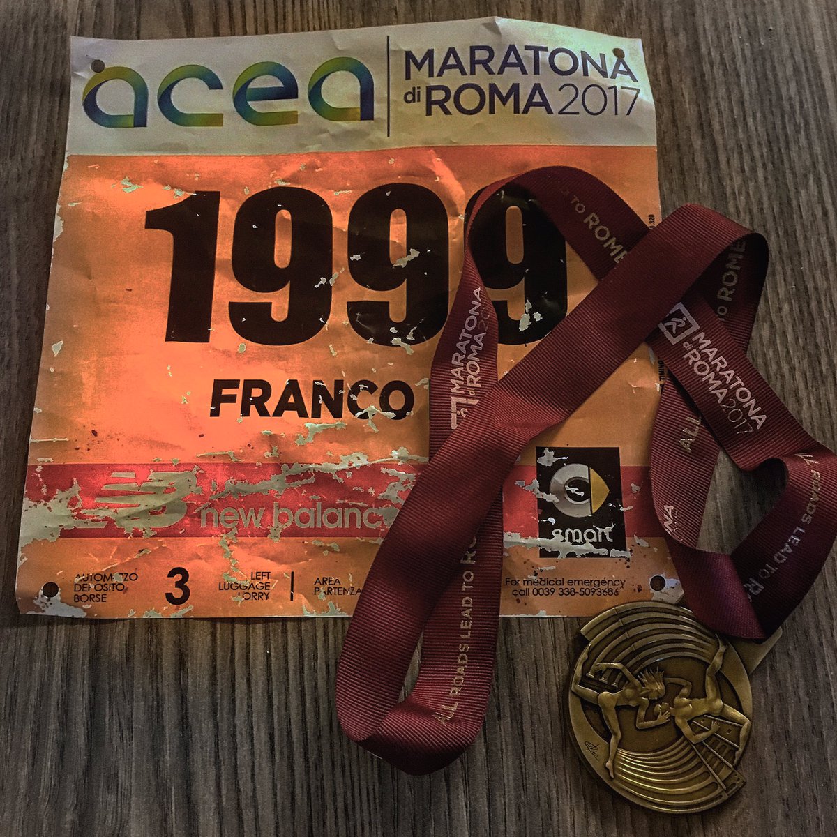 CorroCorri's tweet photo. #medaglia #mdr #maratonadiroma #pettorale #finegara #finecorsa #medagliamaratona #medagliamaratonadiroma https://t.co/gUh7ZCFMb1