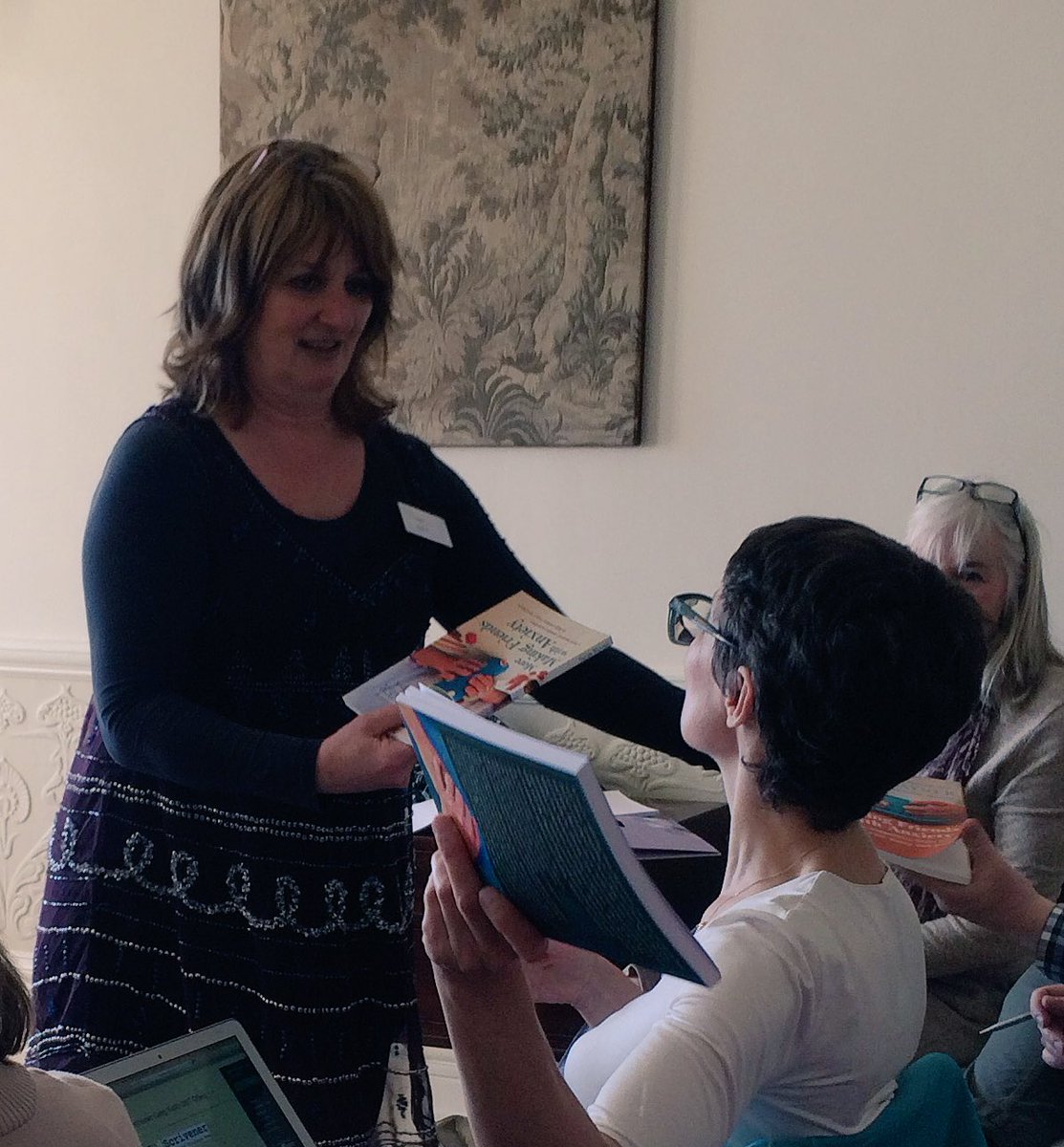 agoodconfession's tweet photo. Sarah Rayner talking about self-publishing at Write by the Beach #beachwrite #Brighton https://t.co/ONAVIfWcEe