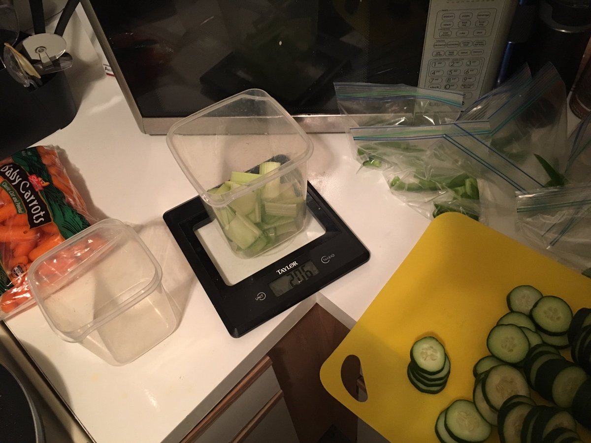RUCookingYet's tweet photo. Every week, we chop up fresh raw vegetables in advance to help hit our daily recommended servings. Great for dips like hummus or as a side! https://t.co/189ZLkzW2B