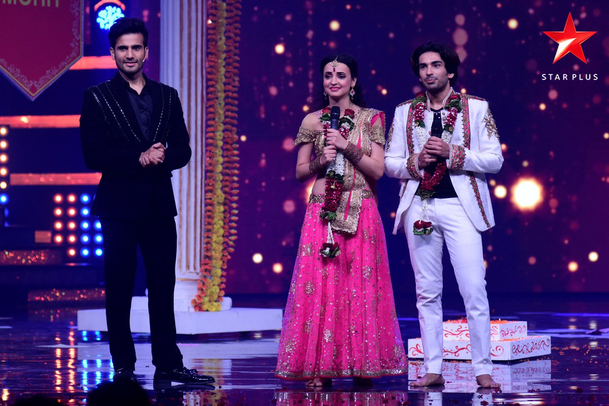 StarPlus's tweet photo. Hit like if @itsmohitsehgal and Sanaya's performance reminded you of high-school romance too! https://t.co/DLOUkWAKUu