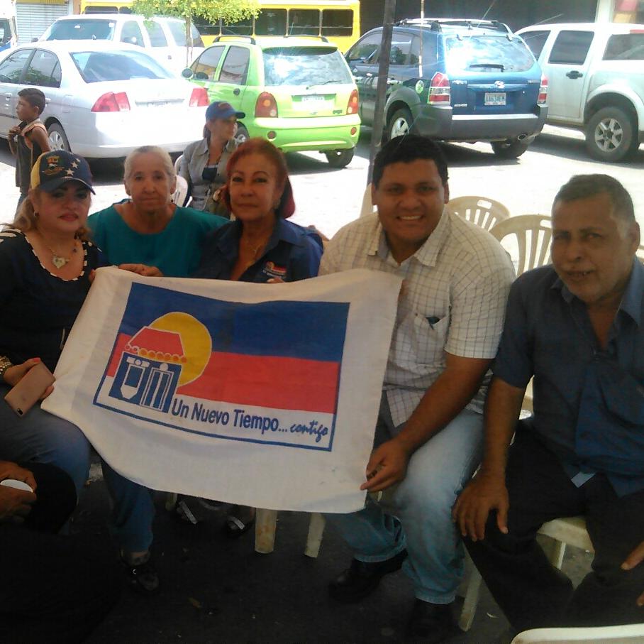 untlags's tweet photo. #Lagunillas sigue esta hora Resteada #YoValidoUNT Seguimos #Validando La #Democracia Por #Venezuela #UnT10AñosDeLucha #ConstruyendoElCambio https://t.co/RTJ7EZ9mfN