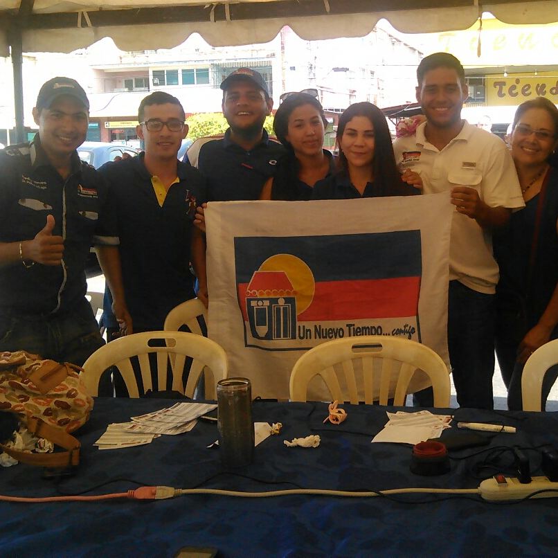 untlags's tweet photo. #Lagunillas sigue esta hora Resteada #YoValidoUNT Seguimos #Validando La #Democracia Por #Venezuela #UnT10AñosDeLucha #ConstruyendoElCambio https://t.co/RTJ7EZ9mfN