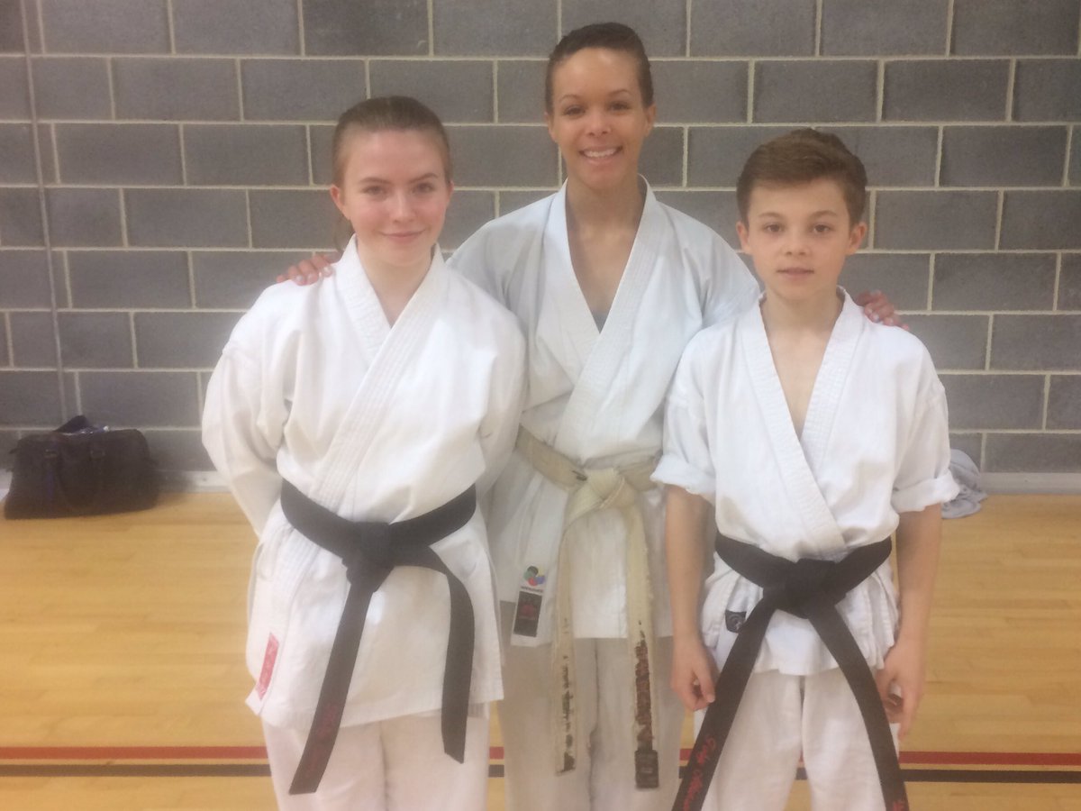 ShinkoKarate's tweet photo. Holly &amp; Toby with Sensei Holly Sterling at the Northern Region kata masterclass they studied Jitte &amp; Nijushiho in lots of detail https://t.co/9Z2rRQERK7