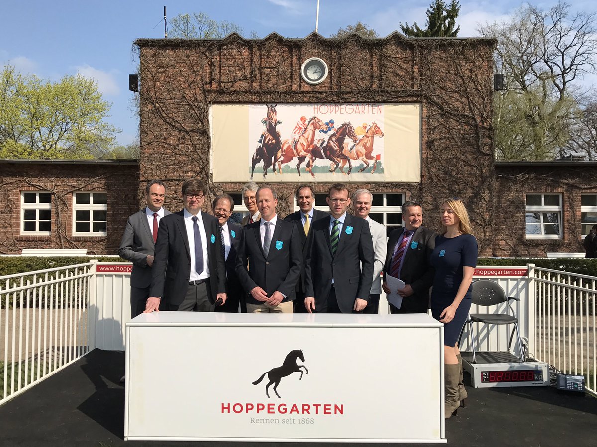MichaelReiterPR's tweet photo. #Startup Slam-Sieger #Gesundheitsstifter17 #Suenjhaid @RennbahnBerlin @himsseurope: Platz 3 @DocCirrus 2. #conoGenetix 1. #RodosBiotarget https://t.co/2kpcr6LMIJ