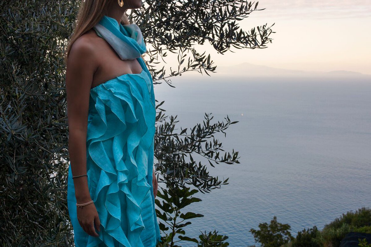 MarioRomanoUS's tweet photo. Watching the Waves #MarioRomanoCapri #resortfashion #palmbeach #naples #watersideshops #womensfashion https://t.co/g3Bzlb6b9G