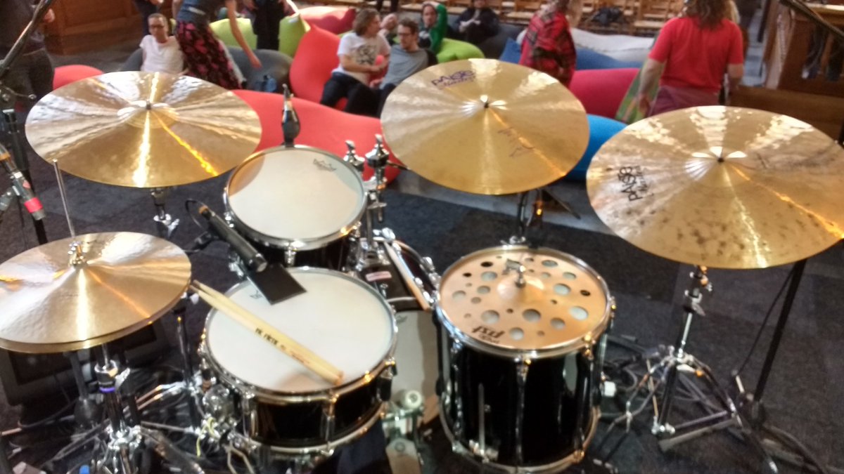 Much fun playing <a href="/rewirefestival/">Rewire</a> in Den Haag w/<a href="/DanMoorePiano/">Dan Moore</a>  - thx for the great support! Well done KLM: no cyms destroyed <a href="/PaisteNation/">Paiste Cymbals</a>