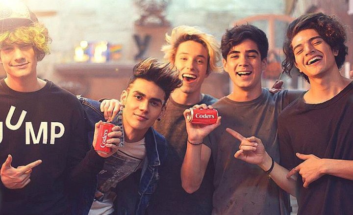 NavarristersSP's tweet photo. Chicos sois la razón de tantas sonrisas de tantas personas. Los queremos mucho❤🙆 #4AñosDeCD9 https://t.co/QC6EYXuySN