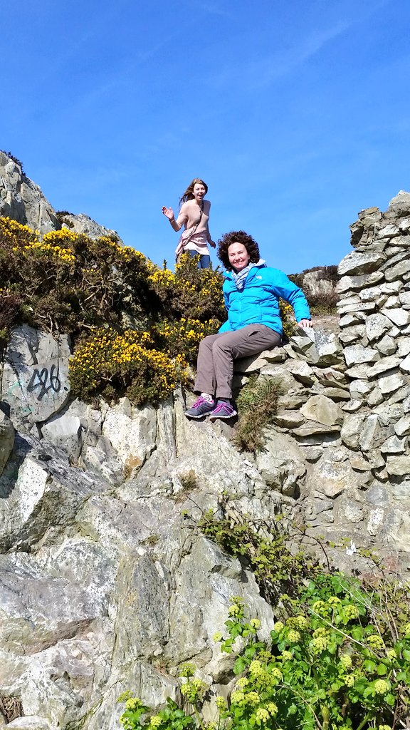 Christobol1's tweet photo. Safe descent #WalkAboutIreland https://t.co/PIp2U8vQCD