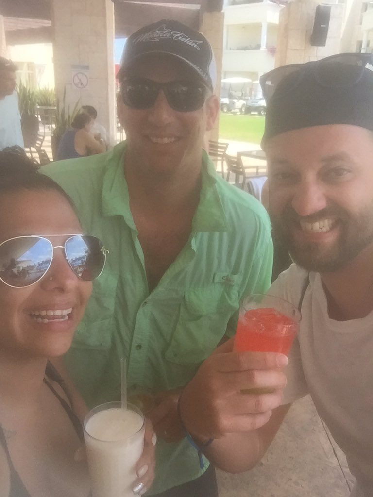 nikkip807's tweet photo. Poolside with these vendors from Morris Bryan #tlecon https://t.co/2G09BvKCE7