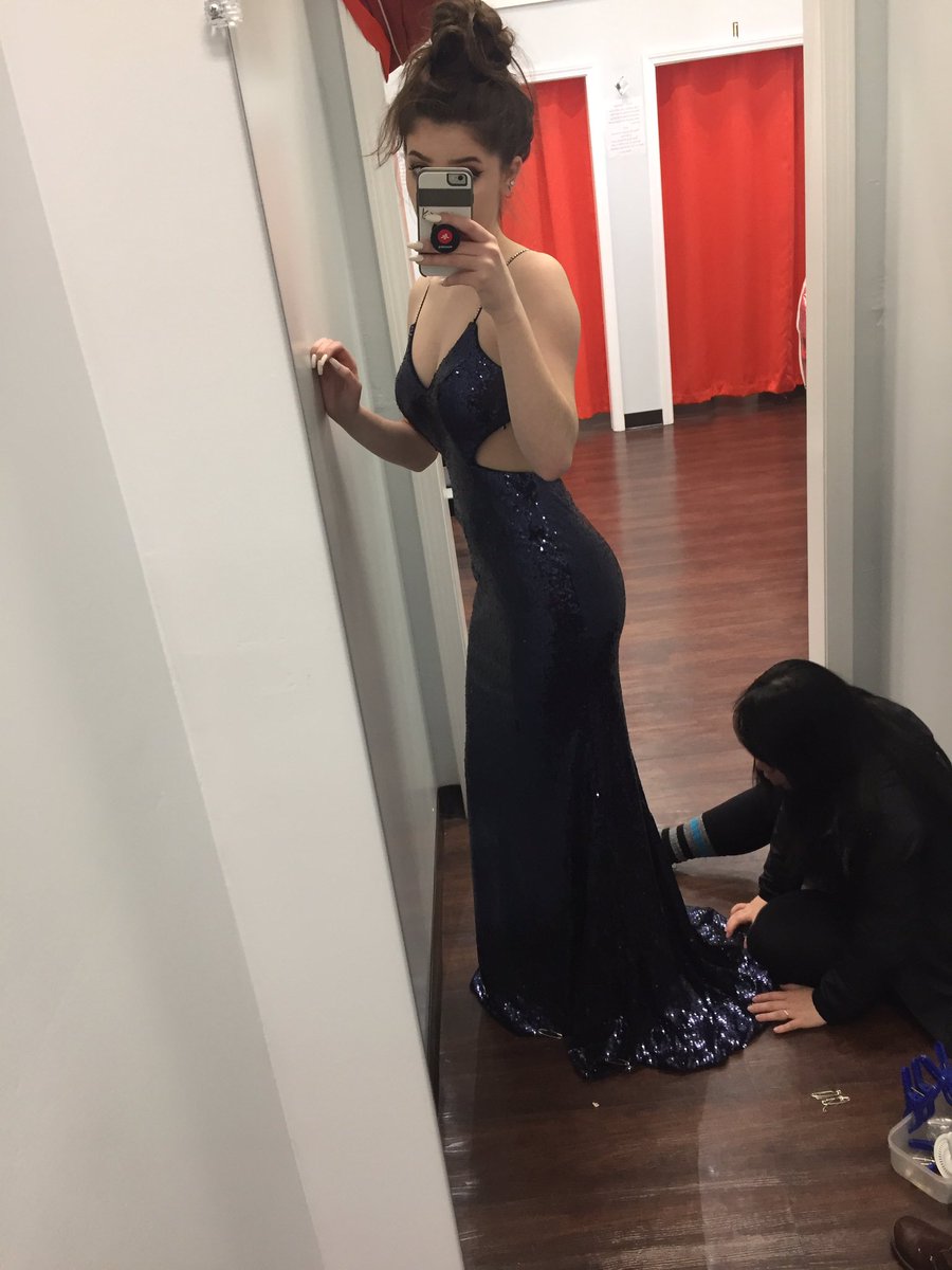 caitlynrae's tweet photo. officially have my prom dress ✨ https://t.co/1R2ew8Tfqb