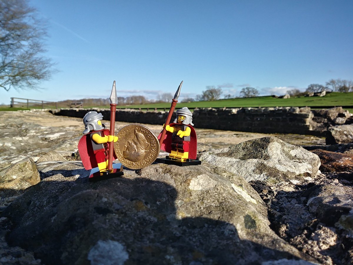 ...another day, another sestertius...
#KeepingtheEmpiresafe #Birdoswald <a href="/EHHadriansWall/">EHHadriansWall</a>