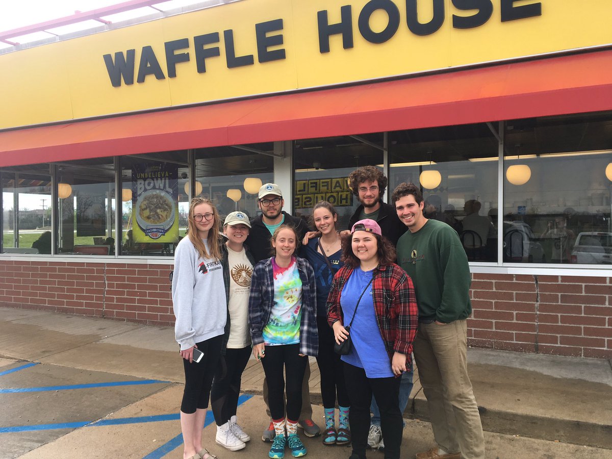 MAB_Floyd's tweet photo. When you don't want to accept that spring break is over so you have one last sleepover and then get breakfast after. POLLEN PALS 4EVER!!! https://t.co/eg0lMzwOgm