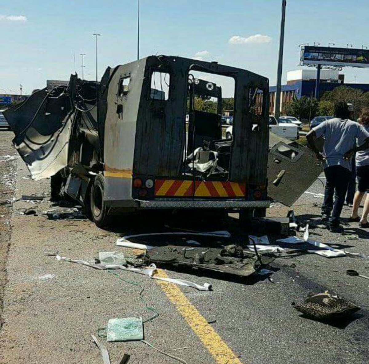 Toscallo's tweet photo. I feel the state "intelligence" agencies &amp; resources are being used for petty things...look at the #R24Heist #ORTamboRobbery. Protect RSA! https://t.co/amz1UXYEUO