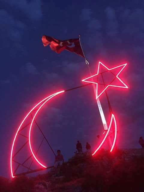 İstikrar için özgürlük için yeni çağın yetiştirdiği gençlik için tabiki  (EVET)diyorum💪💪💪