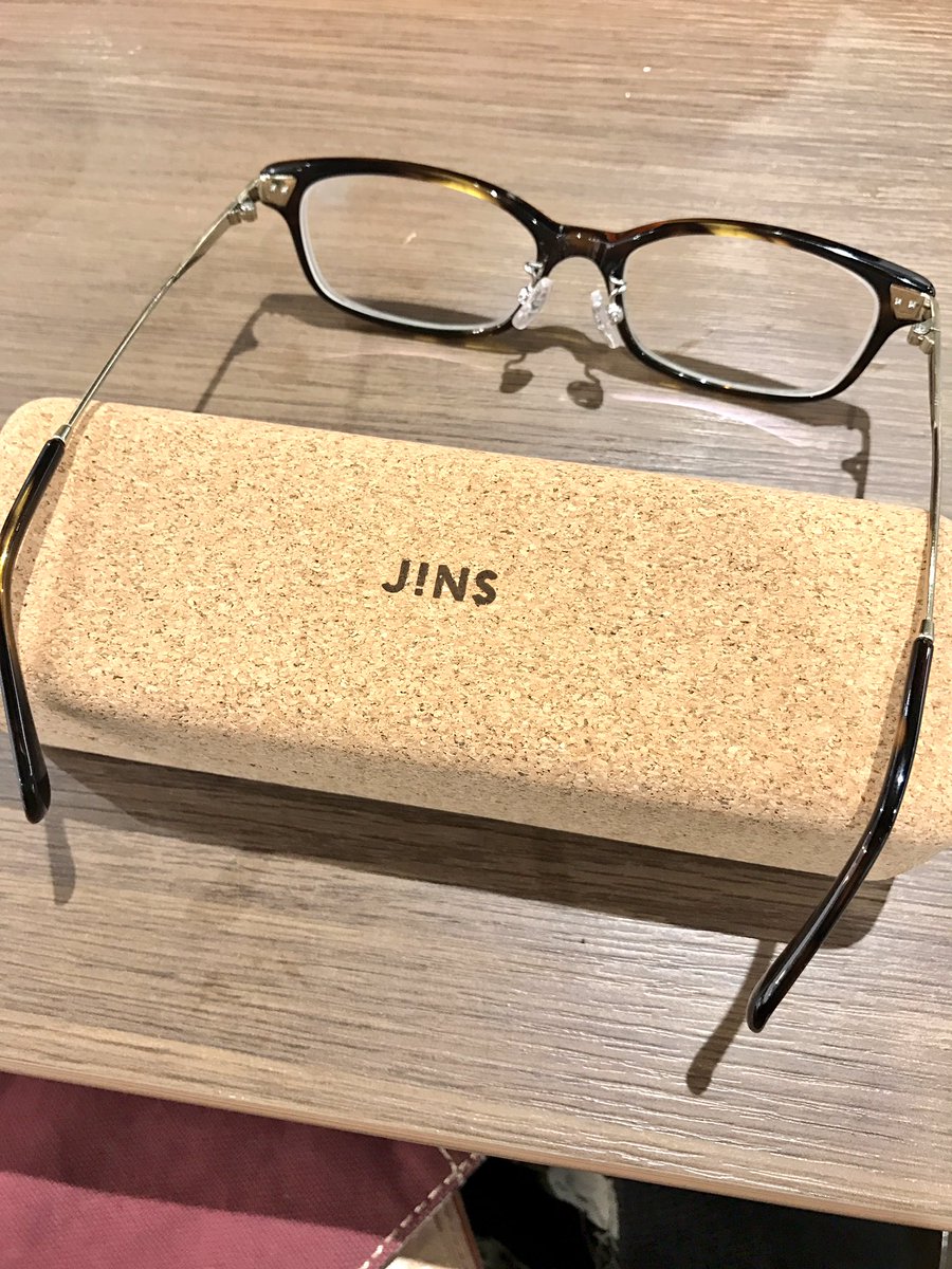 みさち 3年ぶりにメガネを買い変えた 視力下がりまくって度数どーんと上がったためクラクラするけどなまら見える 早く変えればよかった Jimsで買ったんだけど いつも眼鏡 市場だからお店変えるの抵抗あったけど 安い 早い オシャレ で言うことなし