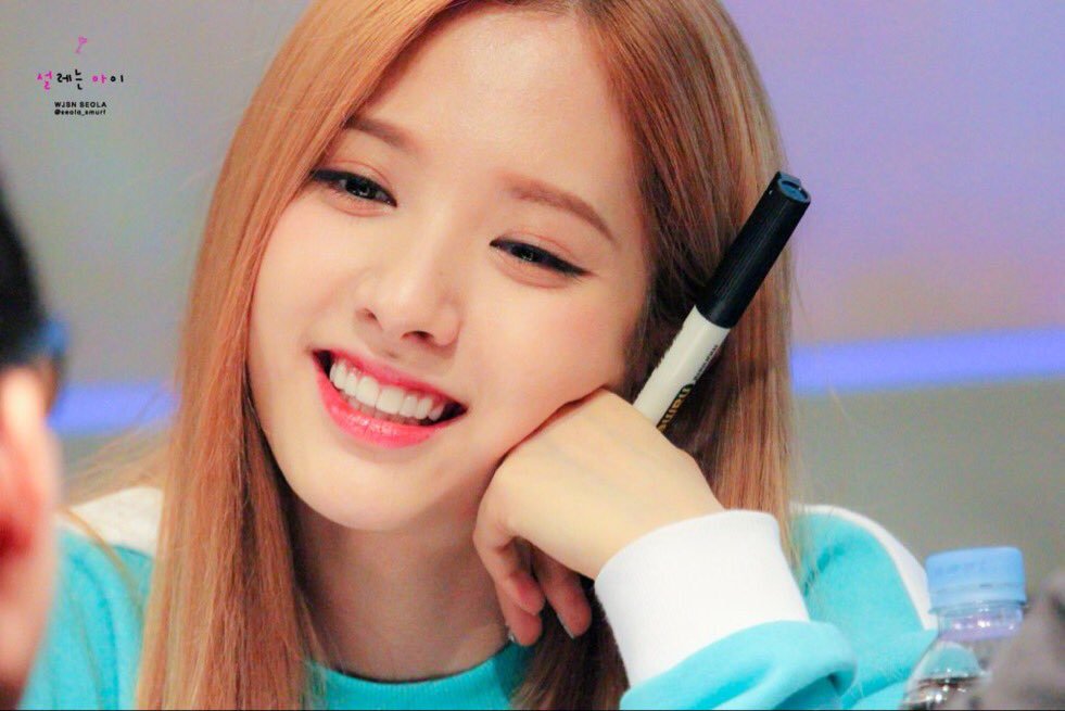 0819pics's tweet photo. ♡ 160402
#1년전_오늘의_김보나 #보나 https://t.co/4tI1kpLpbM