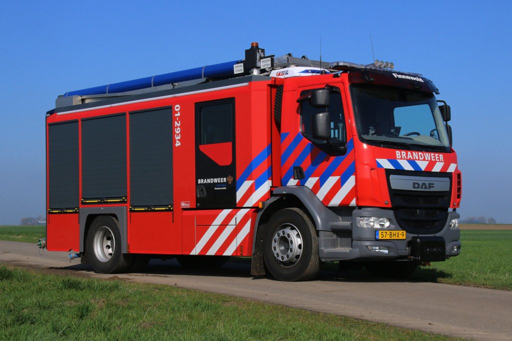 MichaelHuising's tweet photo. Het nieuwe voertuigen van #Finsterwolde TS7 01-2934 Daf LF 310 opbouw: #Touw #Finnewold #indepolder https://t.co/RWi7b5TMP2