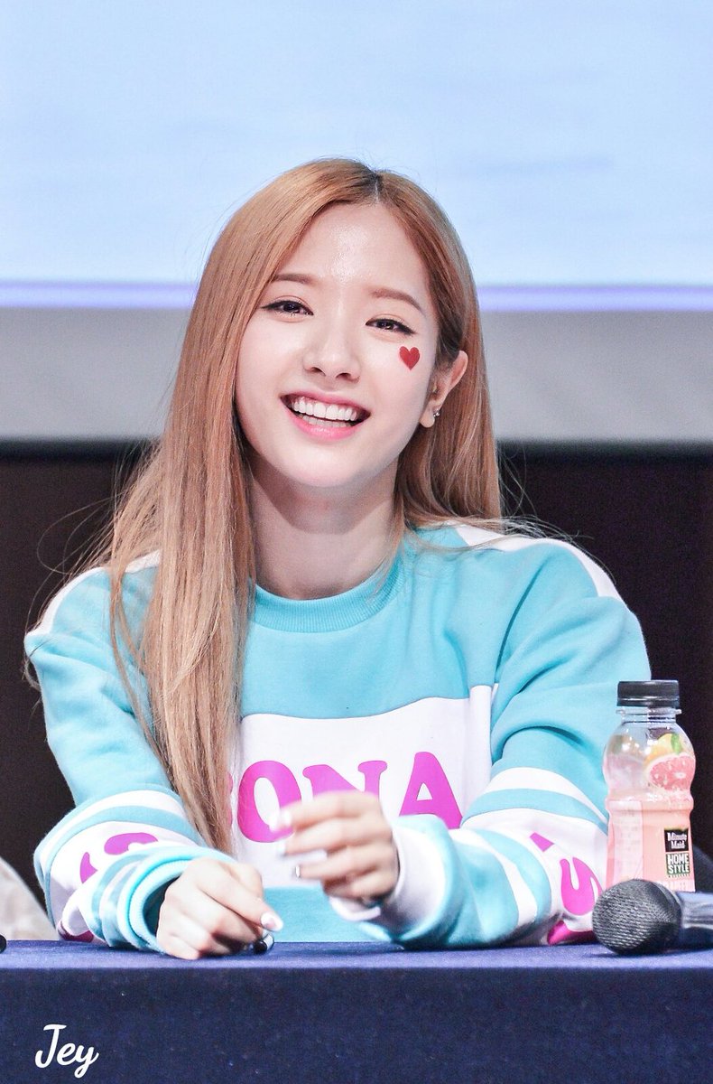 0819pics's tweet photo. ♡ 160402
#1년전_오늘의_김보나 #보나 https://t.co/veW8YTiAFi