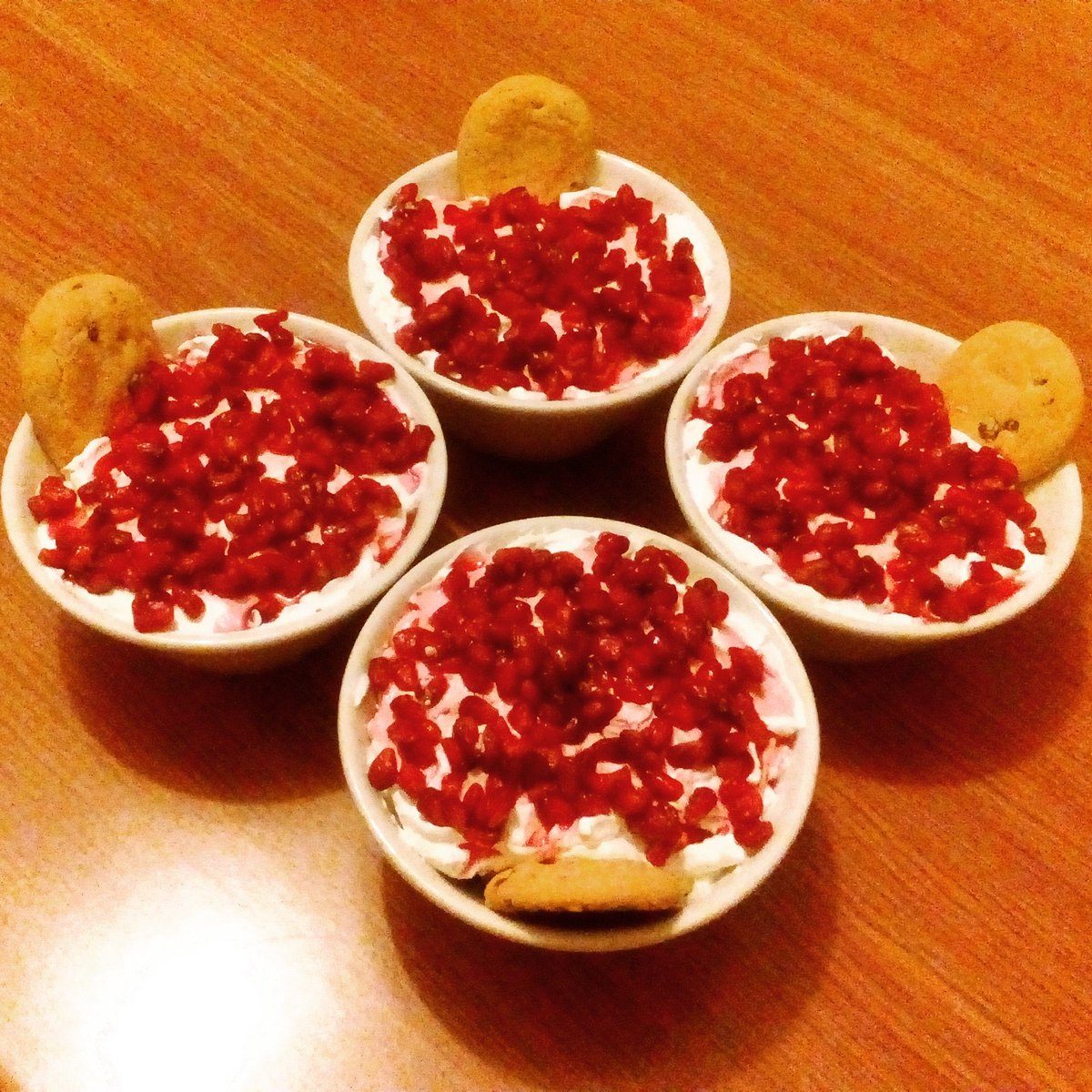 NanaChanIO's tweet photo. #mascarpone &amp; #pomegranates #cups 🍧
#melograno #melograni #pomegranate #ricetta #recipe #ricette #recipes #RecipeOfTheDay #dessert #desserts https://t.co/lGHoxVMU9V