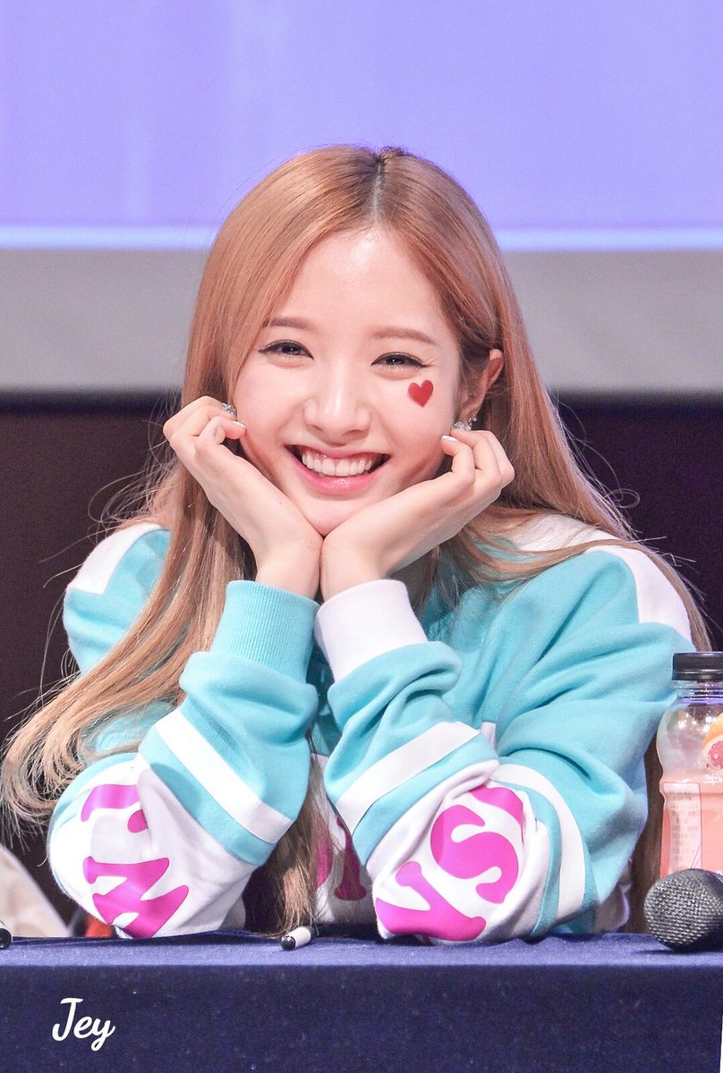 0819pics's tweet photo. ♡ 160402
#1년전_오늘의_김보나 #보나 https://t.co/veW8YTiAFi