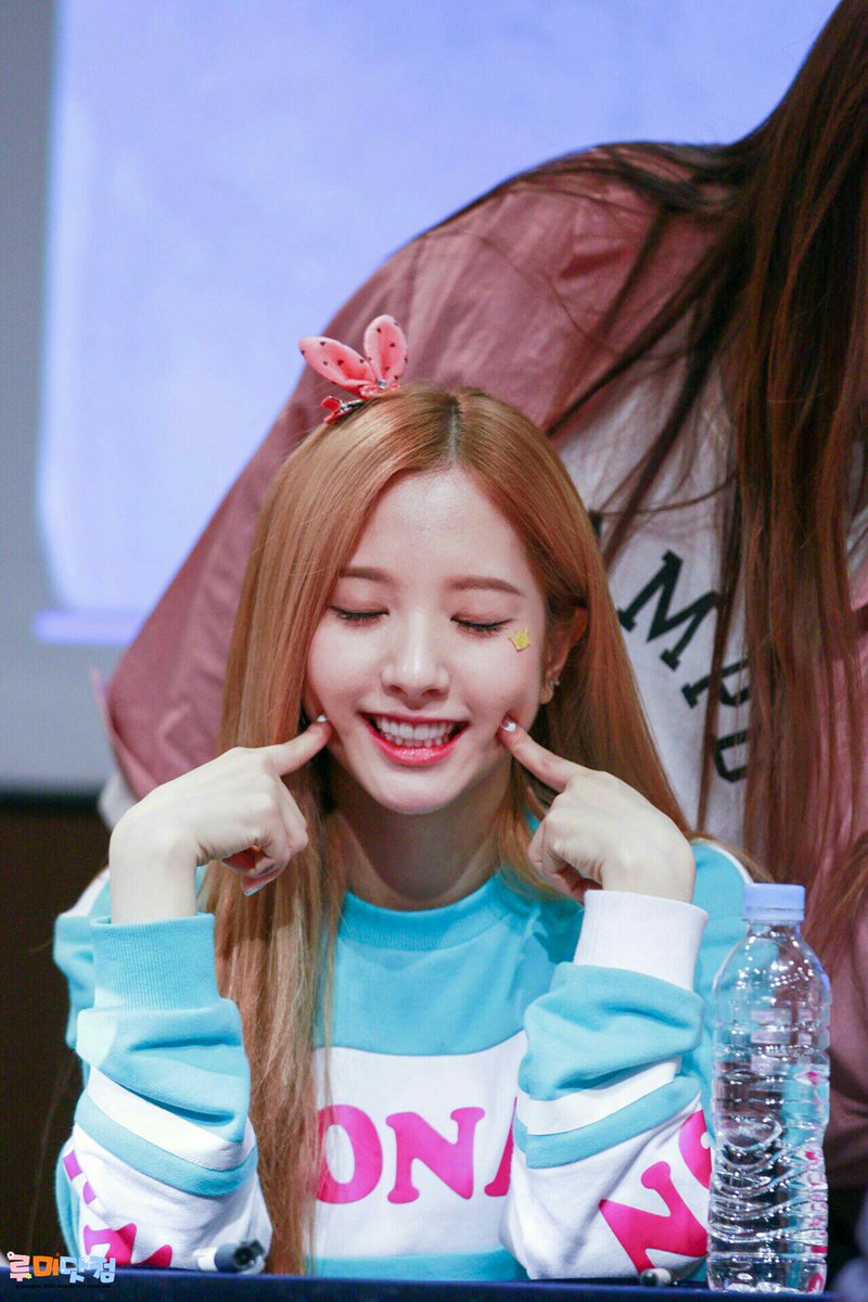 0819pics's tweet photo. ♡ 160402
#1년전_오늘의_김보나 #보나 https://t.co/lB9OUPqx5U