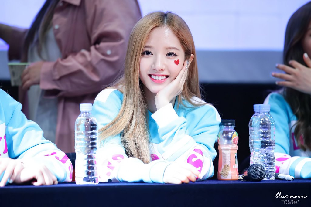 0819pics's tweet photo. ♡ 160402
#1년전_오늘의_김보나 #보나 https://t.co/UoBWpNbgf1