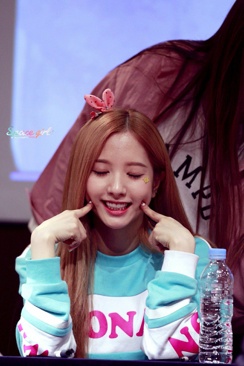 0819pics's tweet photo. ♡ 160402
#1년전_오늘의_김보나 #보나 https://t.co/MpLAe5tH0v