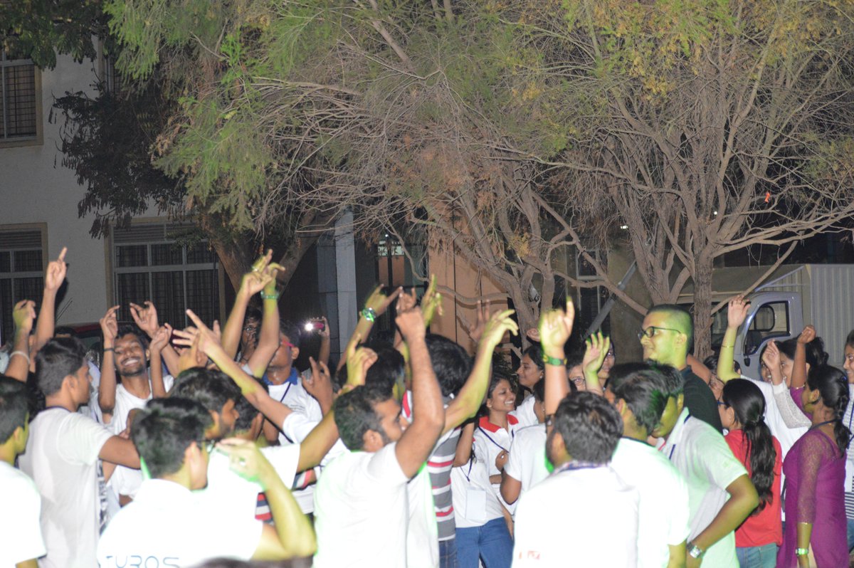 BVBCETHubli's tweet photo. Participants swaying to the rhythm. Zumba Dance @ 1am ,to them refreshed..
@BVBCETHubli 
@GireendraK 
#SmartIndiaHackathon2017 
@moayush https://t.co/s0ODzuVLqP