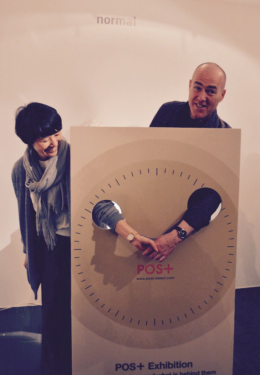 post_select's tweet photo. たくさんのご来場、ありがとうございました!今回のエキシビションのディレクターを務めてくださいました「normal」のデザイナー・ロスさんご夫妻も、フォトスポットで記念撮影☆これからも『POS+』をよろしくお願いします!#postselect #designwatch https://t.co/cwaVDsJ5Bg