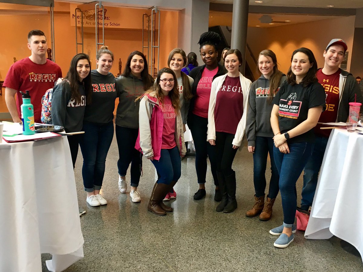 BeloinErin's tweet photo. JrTech Girls' STEM Summit off and running with the help of our dedicated Regis student volunteers!@RegisCollege_MA https://t.co/Q8N2PLMGzX