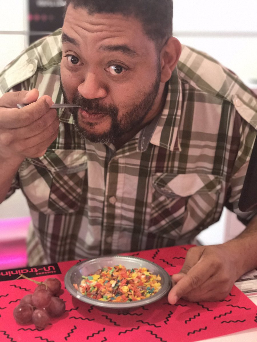 TMo_Cass's tweet photo. @theSamsungSide Thanks for the Cereal Samsung! T-Mobile does trainings big!!! #SamsungSundayFunday @JohnLegere @AaronTOmar https://t.co/FYS8BGGqdF