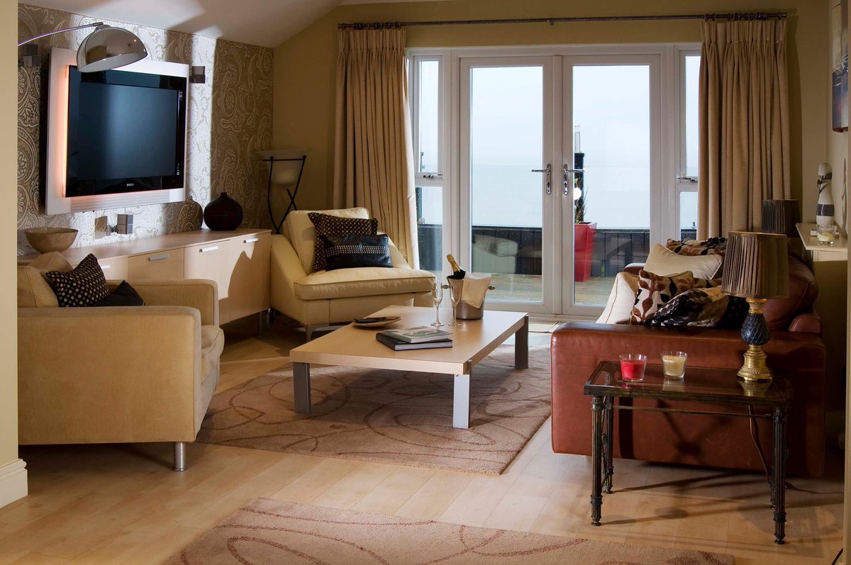 PebbleBeachUK's tweet photo. Amazing views from the Penthouse suite. Available the next 3 nights. Please call us on 01425627777 to book. Only £150 per night! Save 42%!!! https://t.co/H0w5Jfe3hB